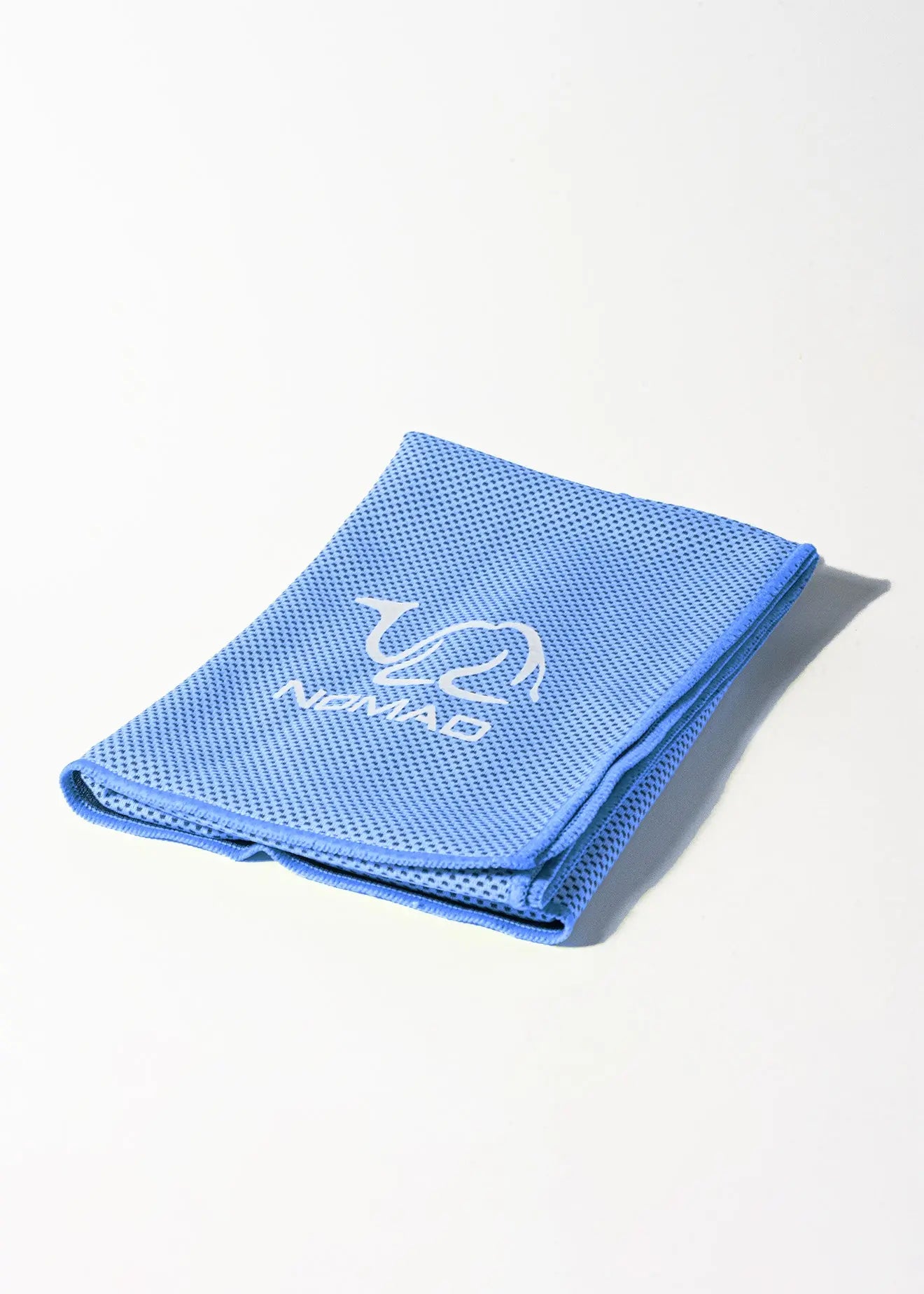 Serviette rafraîchissante bleu ciel nomad sportswear